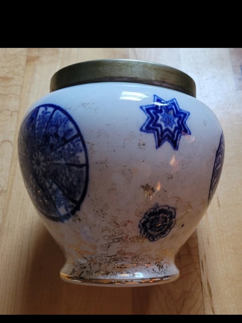 VTG BLUE & WHITE CERAMIC POTTERY PLANTER POT 7 X 6 MADE IN ENGLAND